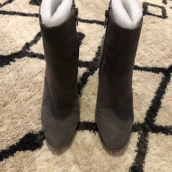 Gray suede booties - Picture 2 of 3